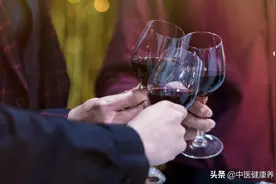 喝多了酒，吃片护肝片就真的能护肝吗？吃多护肝片可能更伤肝图片