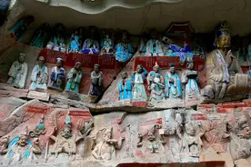 重庆工人维修800年观音像，不小心触动秘密机关，打开令人惊喜图片