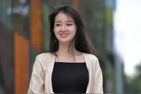 街拍美女：美在不经意间图片