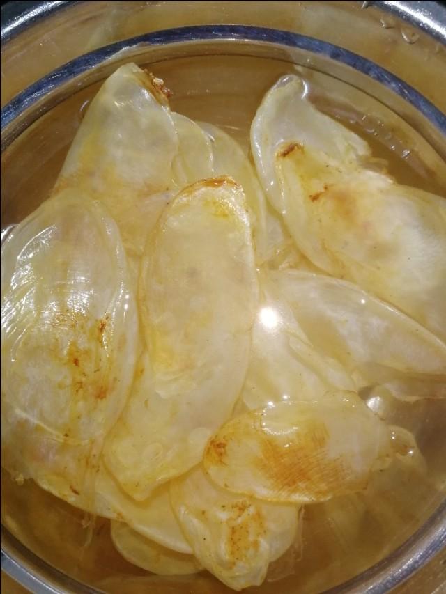 感冒咳嗽可以喝花胶猪骨汤吗 2026年感冒咳嗽可以饮花胶瘦肉汤吗