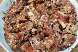 教你豉汁蒸排骨茶楼式做法，口感嫩滑鲜香美味，吃起来汤汁拌饭图片