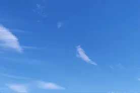 一朵白云一个姿态，每朵白云都有它的故事图片