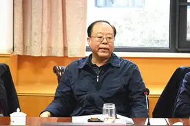 省人大财政经济委员会听取省税务局2020年税费收入及2021年收入预测情况的汇报图片