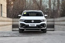 油耗6L都不到，比代步小车空间更大的SUV，实拍T-ROC探歌图片