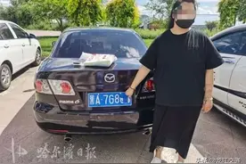 高速路口，一位黑A车主“神秘操作”  监控全拍下了！图片