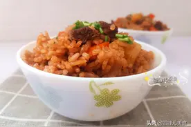 秋天“贴秋膘”这酱真好用，饭菜一锅出，酱香浓郁太好吃了，简单图片