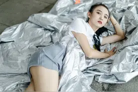 老李在工地上打拼了二十年！他却和兄弟的老婆有了感情图片