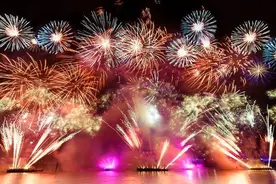 全英烟火节 (Bonfire Night) 庆典汇总，一起来看烟花雨呀图片