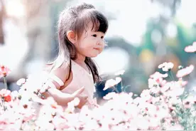 有种家庭叫做“穷精致”，孩子打扮得再好看，是穷是富也一目了然图片