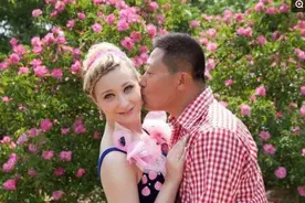 50岁大叔娶了个乌克兰“洋媳妇”，生下混血宝宝羡煞旁人图片