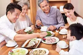 当公公给你夹菜时，你会想些什么？浅谈中国家庭的饭桌文化礼仪图片