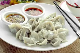 为啥你煮的饺子皮硬难吃？教你三个煮饺子诀窍，皮软好吃久煮不烂图片