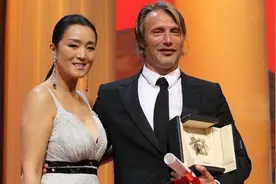 张艺谋再添00后美貌"谋女郎"，一口气拍两部戏，与易烊千玺搭过戏图片