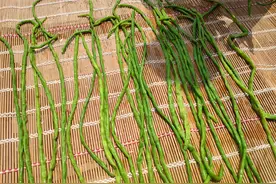 5种适合夏季晒干的蔬菜，2种焯水，3种直接晒，晒好秋冬有好菜了图片