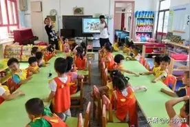 9岁儿子上学没带书本，爸爸遭老师点名批评，老师被爸爸怼得没声图片