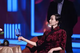 《王牌对王牌》王丽坤化身精英特工 大秀旗袍舞展东方风情图片