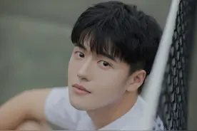 太帅了！鹅厂程序员欢乐谷保安凭生图走红，艺人可能都没他们上镜图片