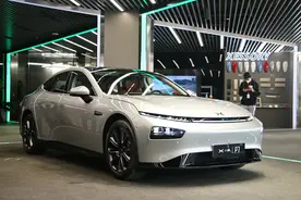 小鹏P7实拍：车机大惊喜，音乐座舱小失望图片