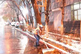 乌市雪中街景图片