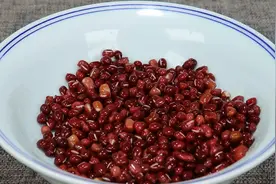 红豆和花生米打成糊，作用可厉害了，三高平稳睡眠好，身体倍棒图片