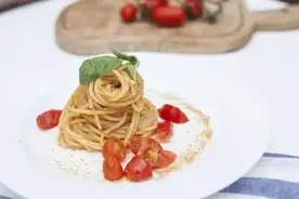 美食 | 意大利美食必不可缺的三样东西原来是它们图片