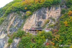秦岭发现一“挂”在悬崖上的寺庙，寺内空无一人，何时修建成谜图片