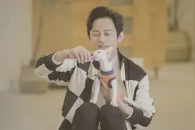 《朋友请听好》重聚，易烊千玺上秤胖10斤，头大脸圆超可爱图片