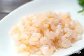 嫩滑Q弹！学会这3招，清炒虾仁做出来和饭店的一模一样图片
