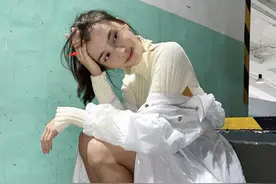 吴千语晒男友视角美照图片