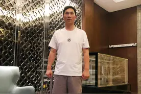 连救五人的大哥找到了！曾经是特种兵，来回救人游到体力透支图片