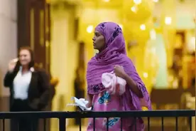 逃离非洲的黑人女名模揭露比中国古代女人裹脚更残忍的女性割礼图片
