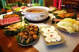 我不允许你还不知道！鲜掉眉毛的野生菌火锅，不能错过的“源”汁原味图片
