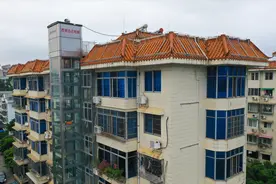 老旧小区改造加装电梯，一层住户死活不同意，能起诉吗？图片