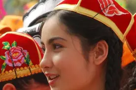忆90年代初服役时，和一位美丽的维吾尔姑娘的浪漫邂逅图片