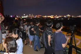广州萌娃公园暗中观察陌生小朋友，“他一离开原地，就告诉妈妈”图片