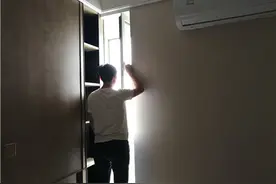 气炸了！100余户公寓客厅大飘窗变“一线天”，中铁博览城：退房是不可能的视频封面