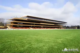 隆尚赛马场(Longchamp Racecourse): 百年凯旋门与法国赛马产业图片