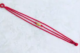 教你编织一款转运珠红绳手链，简约大方，非常受女孩子喜欢视频封面