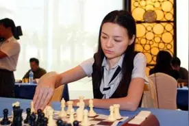 中国天才棋手诸宸，改国籍嫁入一夫多妻制外国王室，如今过成这样图片