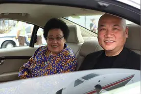 北京新女首富诞生，创业3年就赚589亿，长相还不输给女明星图片