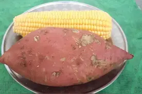 他在柬埔寨西港赌场蹭吃蹭喝，在越南小姐的温柔里幻想一夜暴富图片