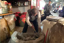 南明区取缔一家无证白酒小作坊图片