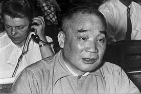 他是我国首位提出计划生育的人，自己却取两房妻子，生八个小孩图片