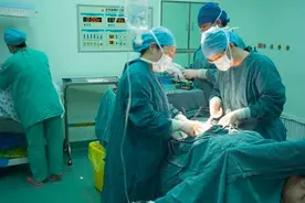 女性第2次“剖腹产”会比第1次更痛苦吗？医生讲了实话，别忽视图片