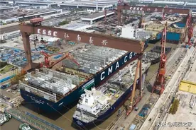 中国最大船坞迎“两船出坞、两船起浮” “双线并造”再破新记录图片