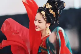 佟丽娅 一袭华衣，一曲舞蹈，道尽大唐繁华图片