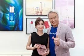 50岁“微商教母”强迫儿子拍视频，走火入魔还是教育孩子？图片