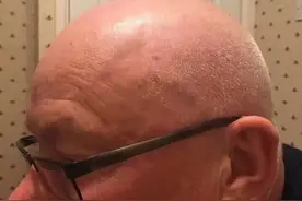 笑死了，遇到这样可爱的邻居，就娶回家吧，哈哈，太可爱了图片
