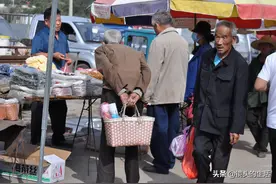 89岁“光棍儿”大爷，紧跟嫂子7年，晚年与小10岁弟媳妇相依为命图片