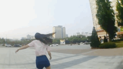 会滑板的女孩好看又帅气图片